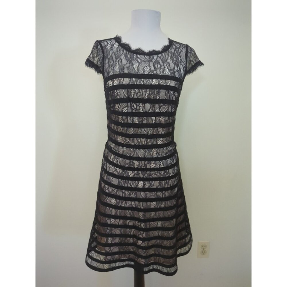 Adrianna Papell Black Floral Lace Cap Sleeve Dress Size 6P